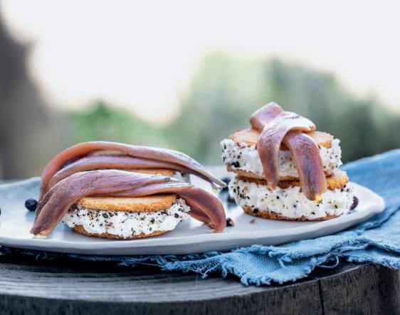 Тунец и анчоусы